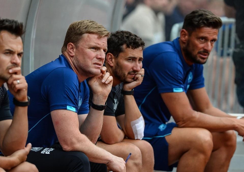 竞争对手介, 行动的现实, 豪的球队正