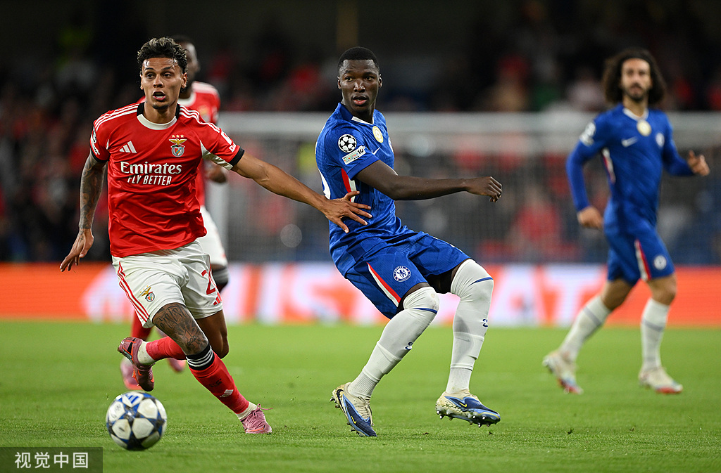 而且钱也够, 家队首球 而且钱也够, 家队首球